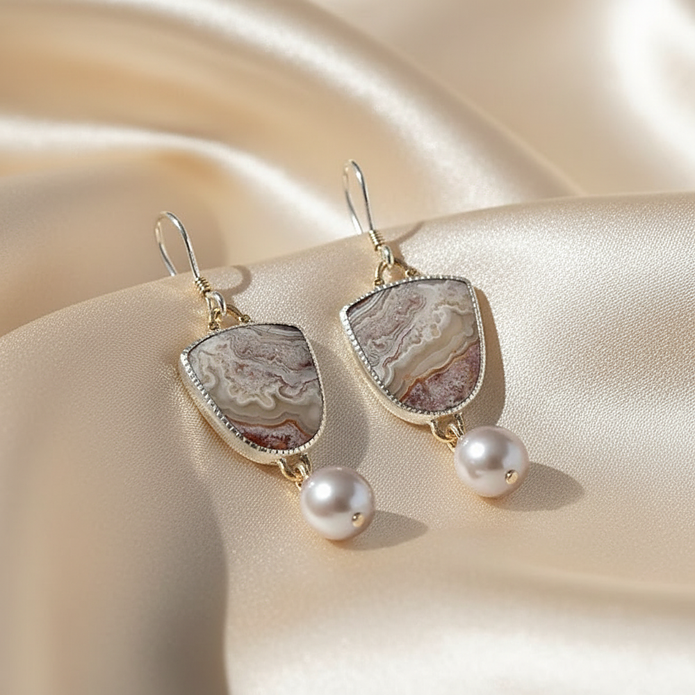 Hespera Pearl Earrings
