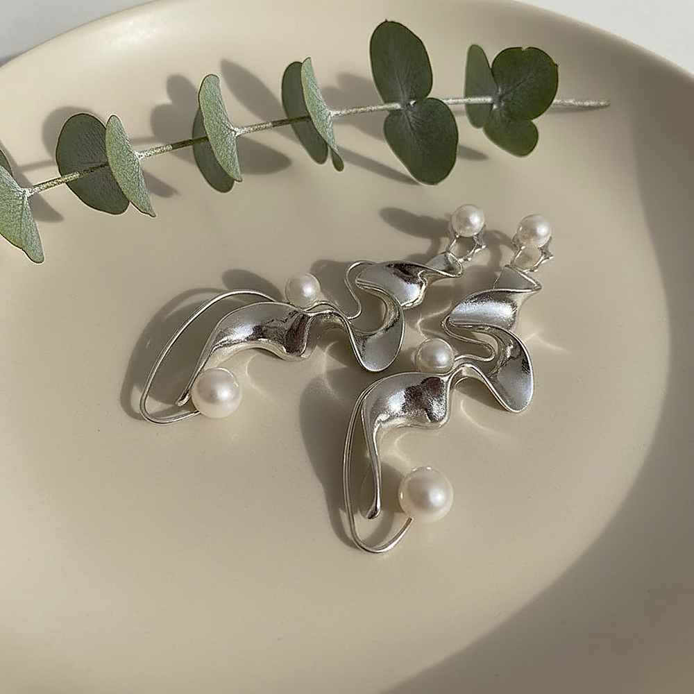 Vesper Pearl Earrings