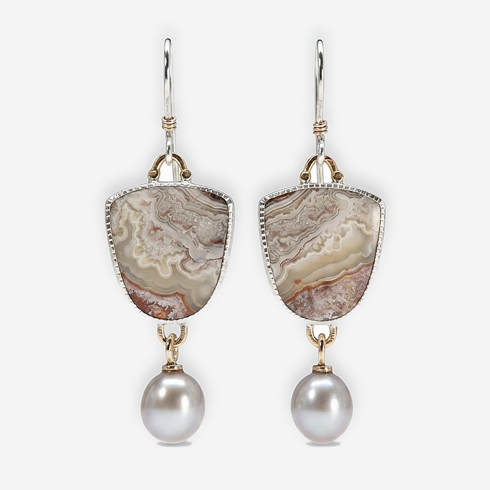 Hespera Pearl Earrings