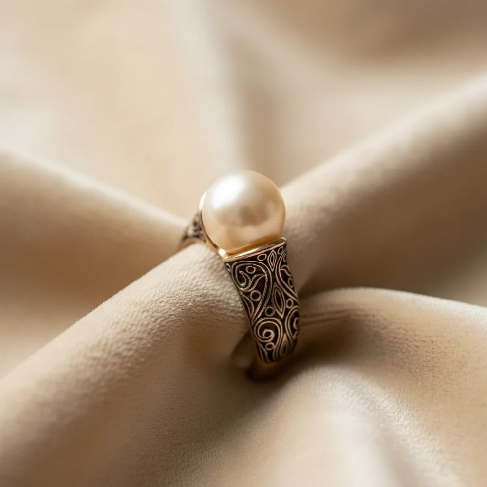 Une Pearl Ring