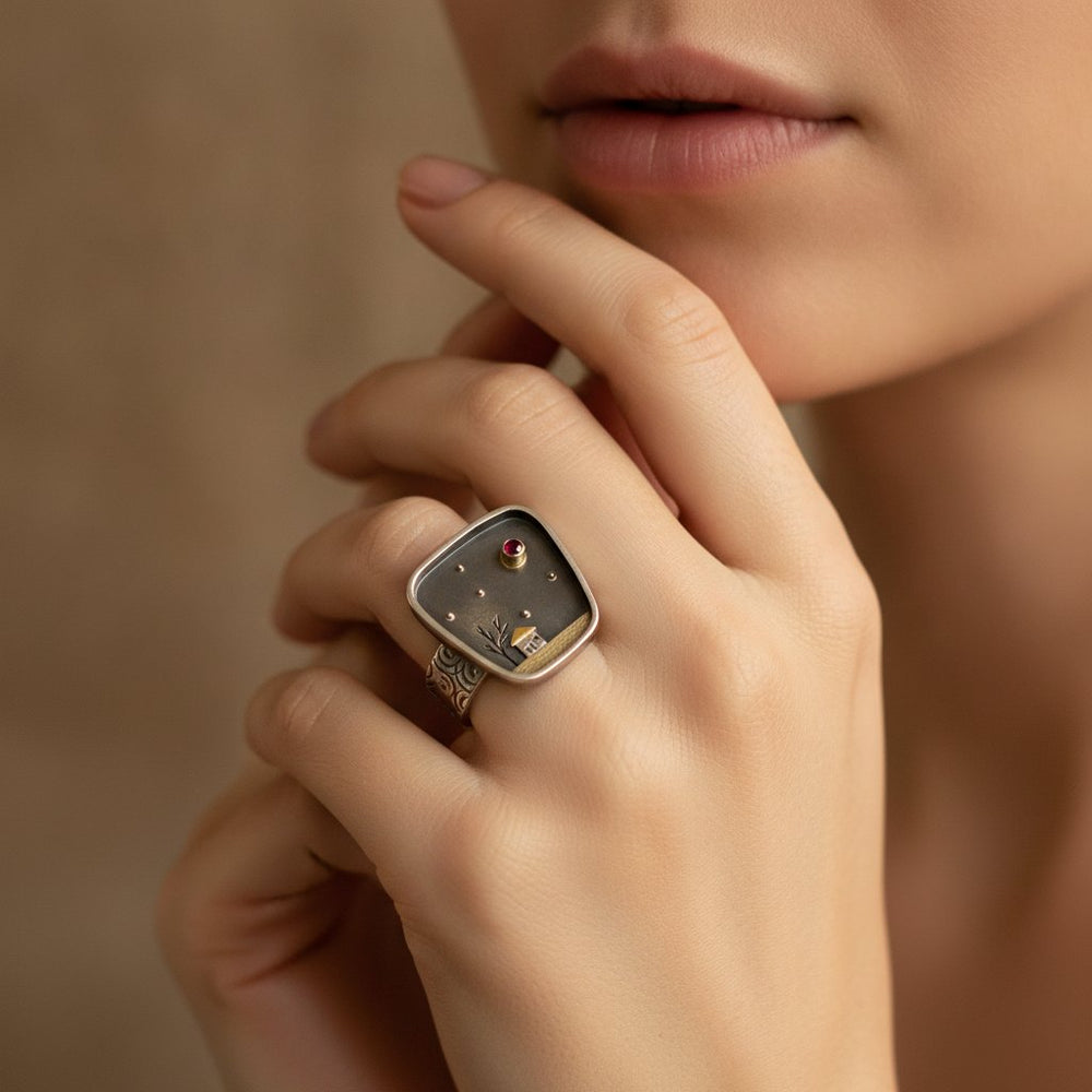 Une Vintage Ring