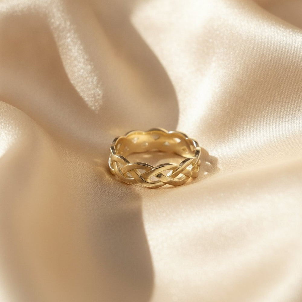 Hespera Gold Ring