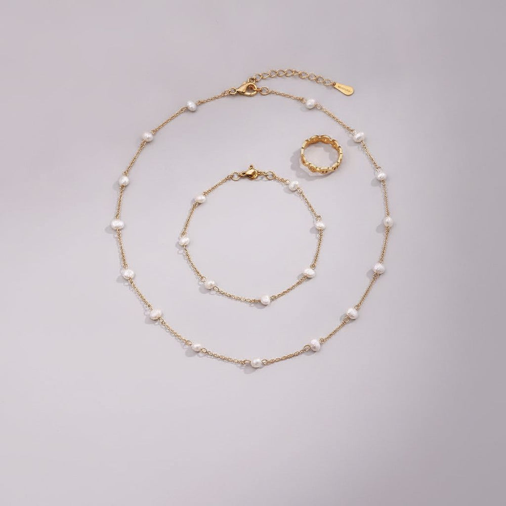 Xanthe Pearl Necklace