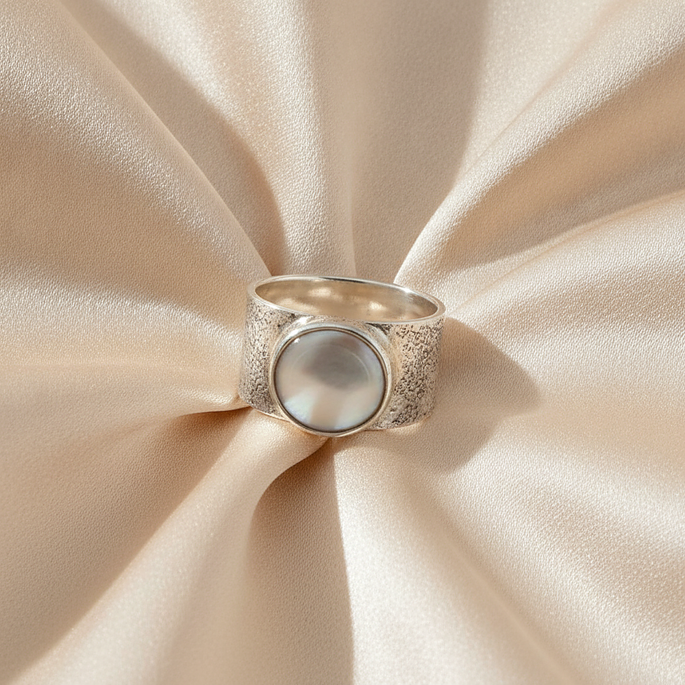 Vivienne Pearl Ring