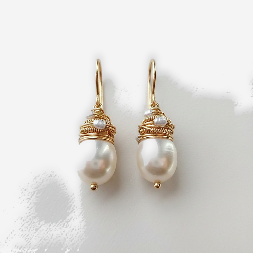 Iliana Pearl Earrings