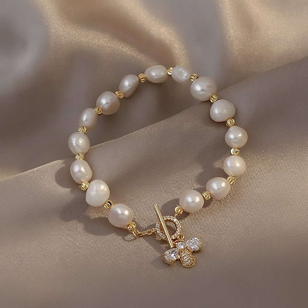 Vera Pearl Bracelet