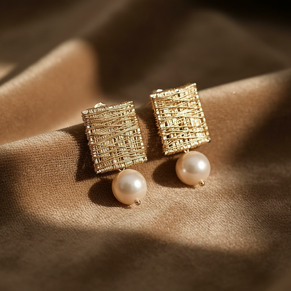 Coralie Pearl Earrings