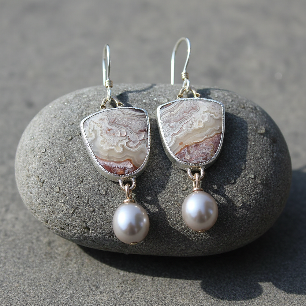 Hespera Pearl Earrings