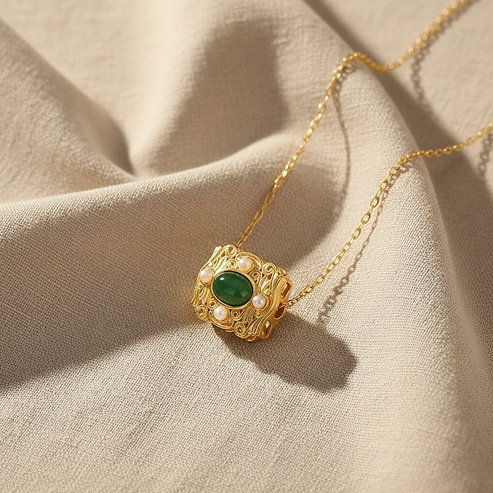 Lune Pearl Necklace