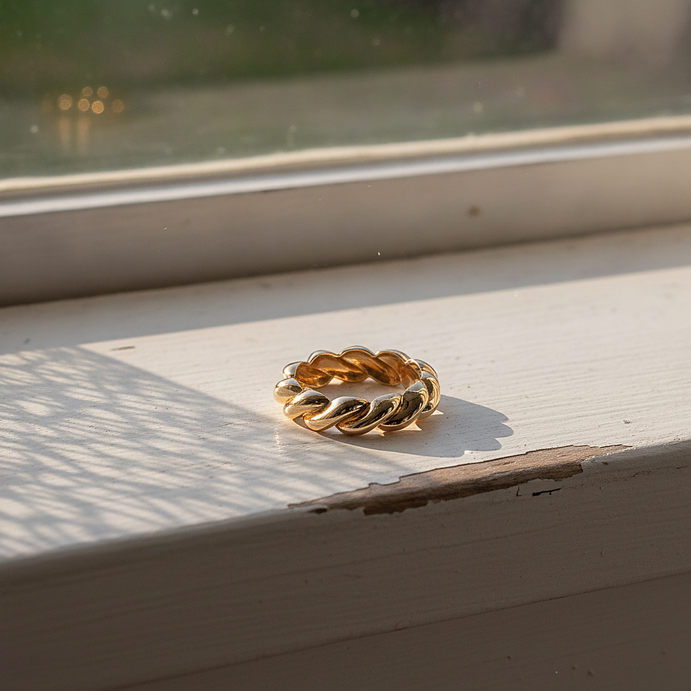 Quilla Gold Bracelet
