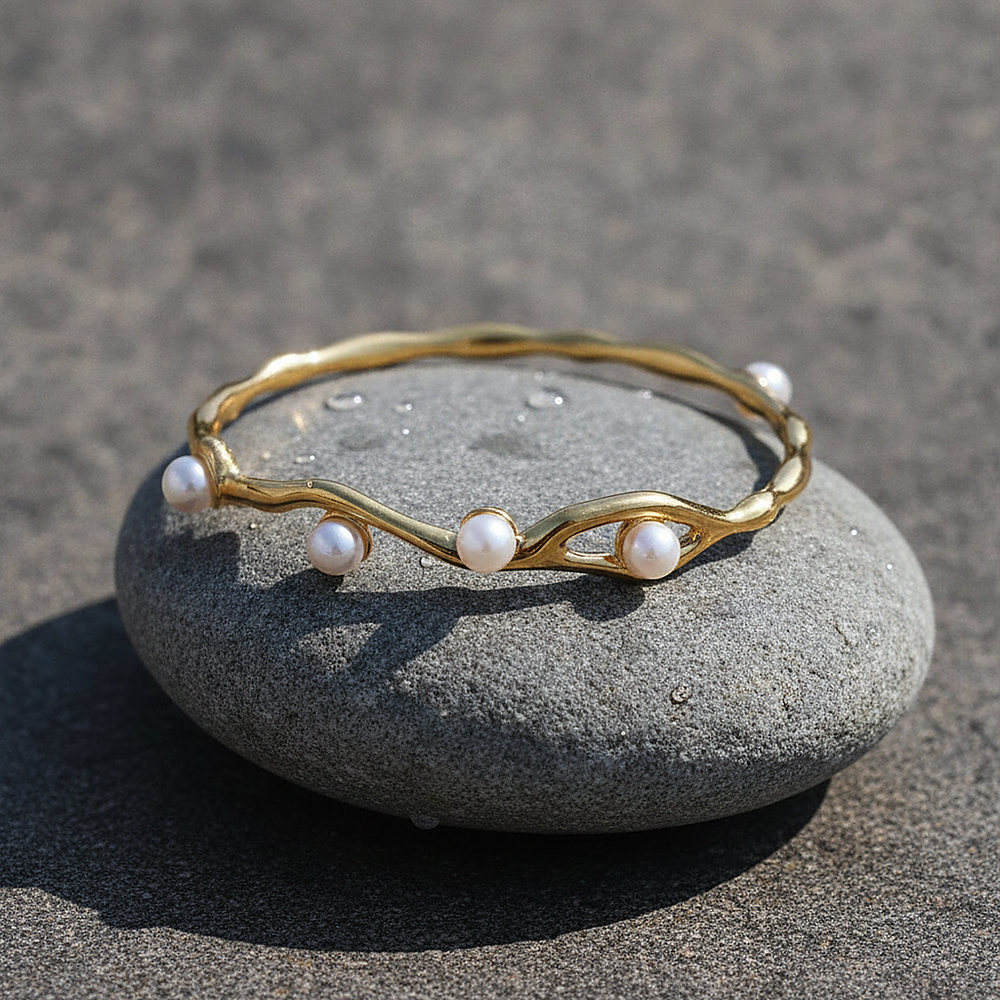 Thea Pearl Bracelet