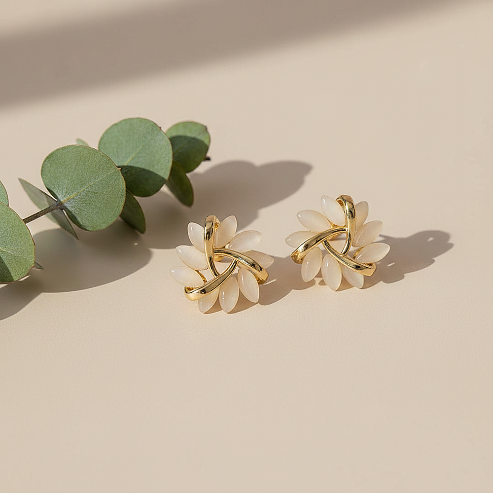 Selene Pearl Earrings