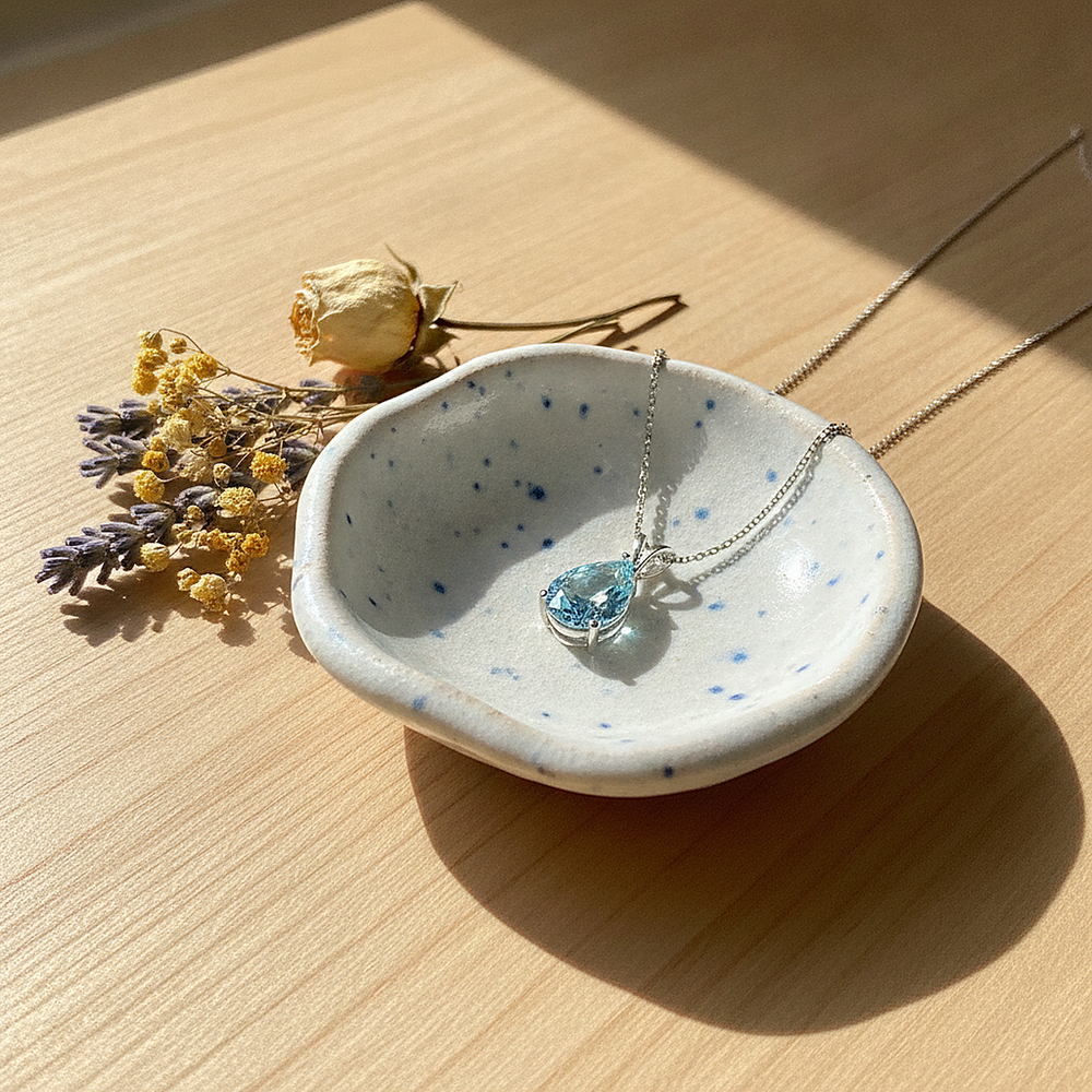 Vera Necklace