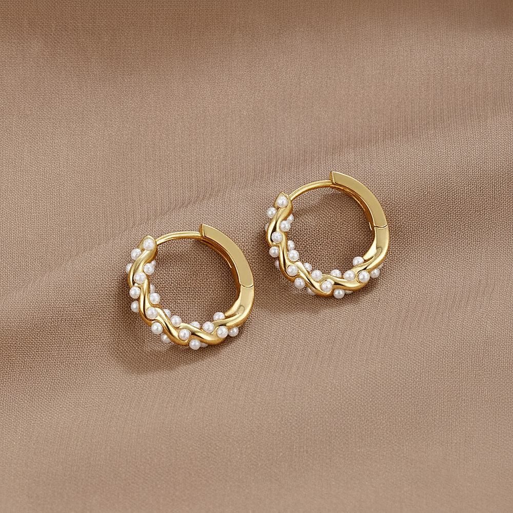Bijou Pearl Earrings