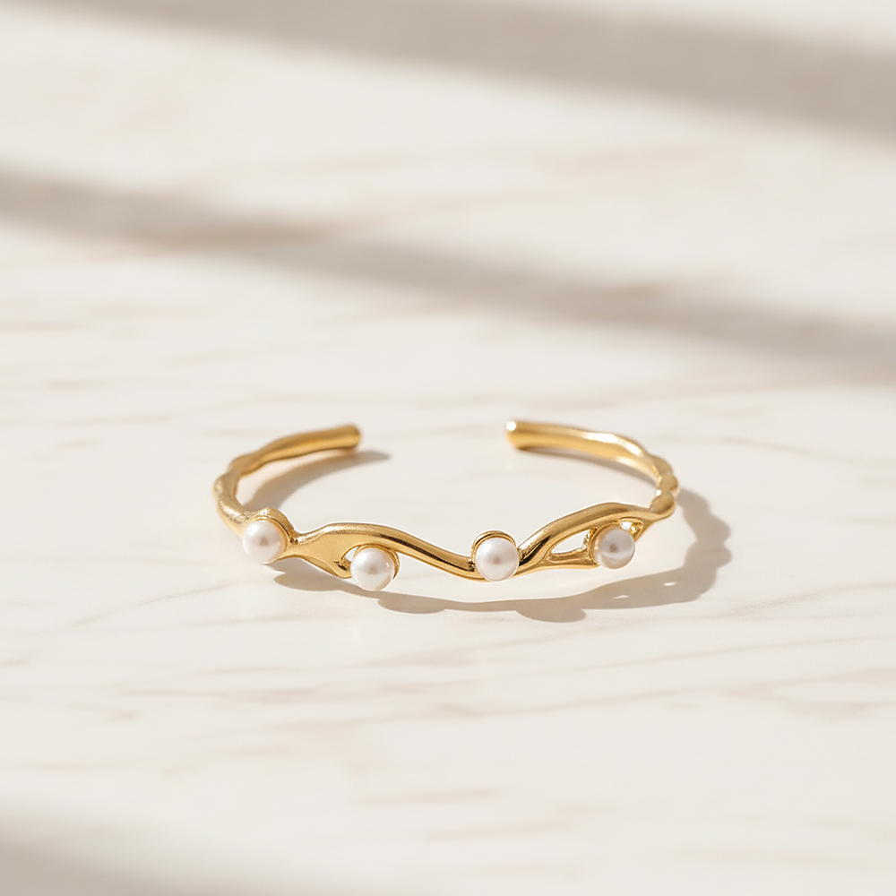 Thea Pearl Bracelet